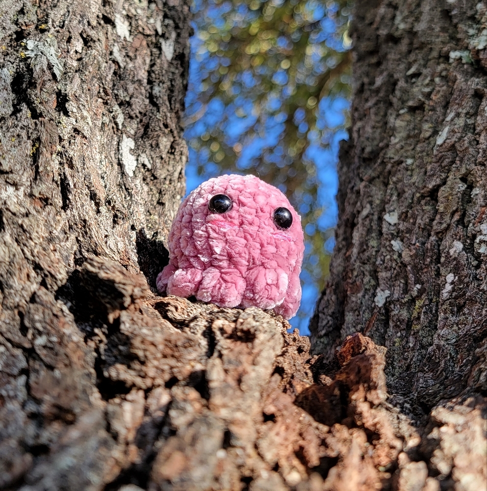 🐙2/$18 [ONE] Pink Super Soft Handmade Crochet Stress Ball Squid